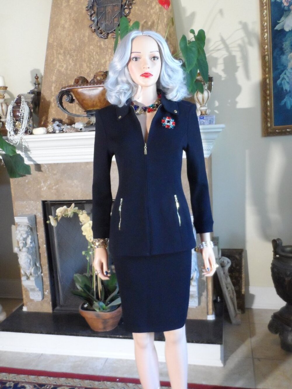St. John Basics Black Santana Knit Zip Front Skirt Suit Size 2
